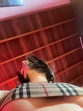 sweeet peach online show from April 7, 2026, 3:18 am