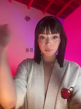 sweeet peach online show from April 11, 2026, 3:44 am