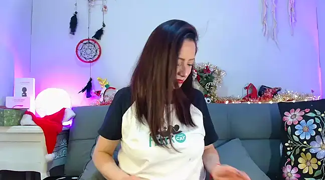 Snapshot of catalinamommyx chatting on December 21, 2024, 4:09 am catalinamommyx online show from December 21, 2024, 4:09 am