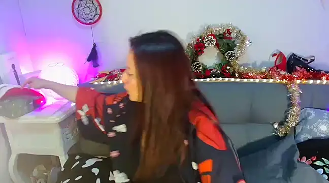 Snapshot of catalinamommyx chatting on December 21, 2024, 11:22 am catalinamommyx online show from December 21, 2024, 11:22 am