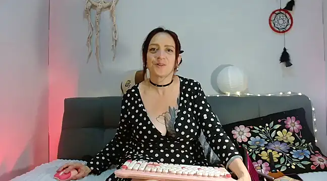 Snapshot of catalinamommyx chatting on February 20, 2025, 3:45 am catalinamommyx online show from February 20, 2025, 3:45 am