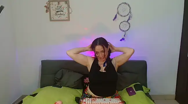 Snapshot of catalinamommyx chatting on March 17, 2025, 4:51 am catalinamommyx online show from March 17, 2025, 4:51 am