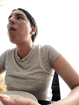 Bonny Klote online show from October 15, 2025, 2:06 pm