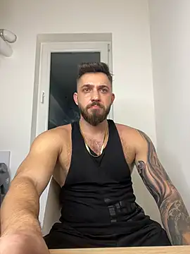 Snapshot of LoveIsBlind_ chatting on December 27, 2024, 9:43 pm LoveIsBlind online show from December 27, 2024, 9:43 pm