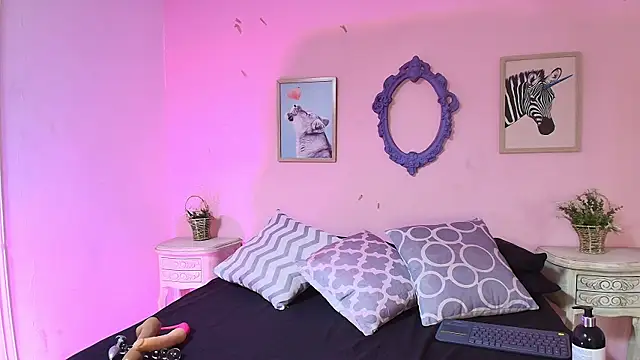 Elizabeth Santos online show from November 4, 2025, 7:13 pm