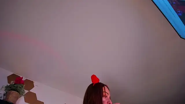 evy orange1 online show from February 15, 2026, 3:36 am