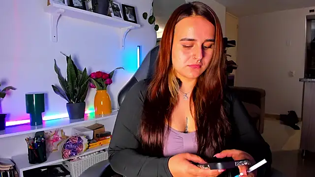 evy orange1 online show from April 1, 2026, 11:24 pm