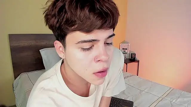 justinbiler online show from February 1, 2025, 12:37 pm