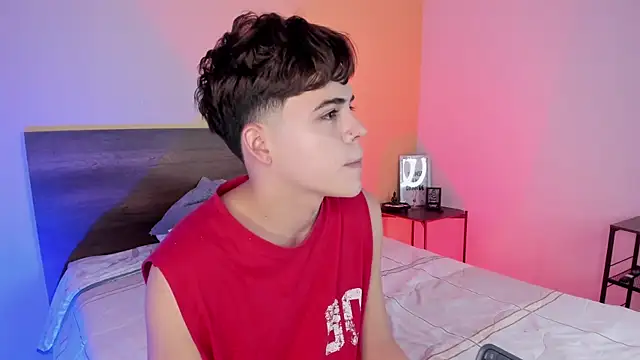 justinbiler online show from February 3, 2025, 12:36 pm