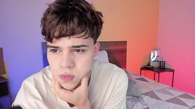 justinbiler online show from February 4, 2025, 12:11 pm