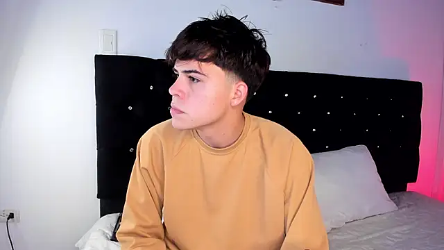 justinbiler online show from February 5, 2025, 12:27 pm