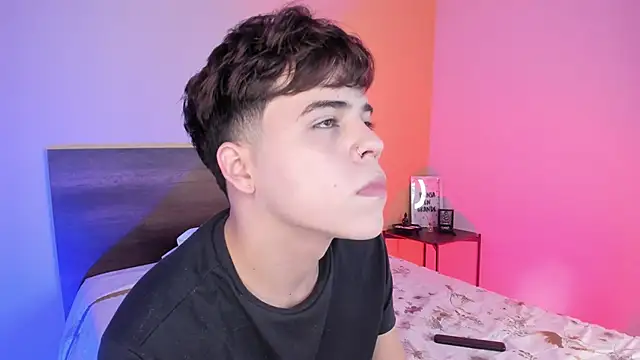 justinbiler online show from February 6, 2025, 12:37 pm