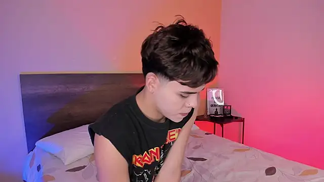 justinbiler online show from February 7, 2025, 12:28 pm