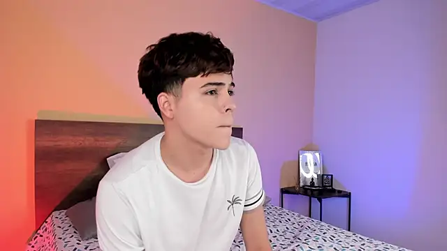 justinbiler online show from February 12, 2025, 12:33 pm