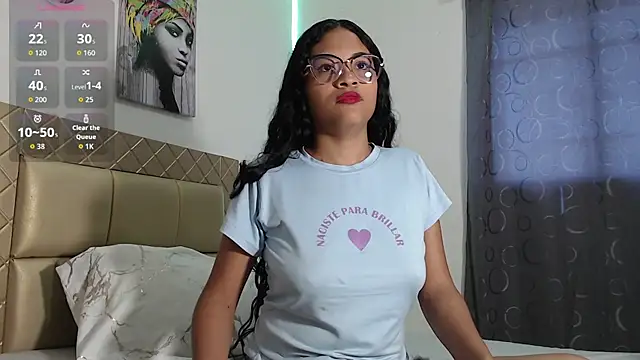 DAFNNEE ROSS online show from October 28, 2025, 3:25 pm