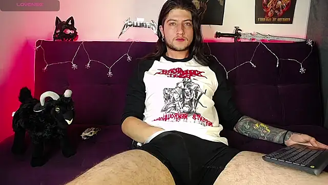 blckwolf 6 online show from December 18, 2024, 10:02 pm