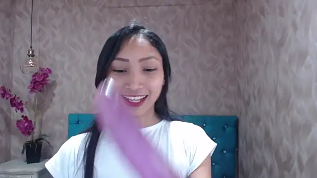 MadelineDoll online show from January 21, 2025, 4:16 pm