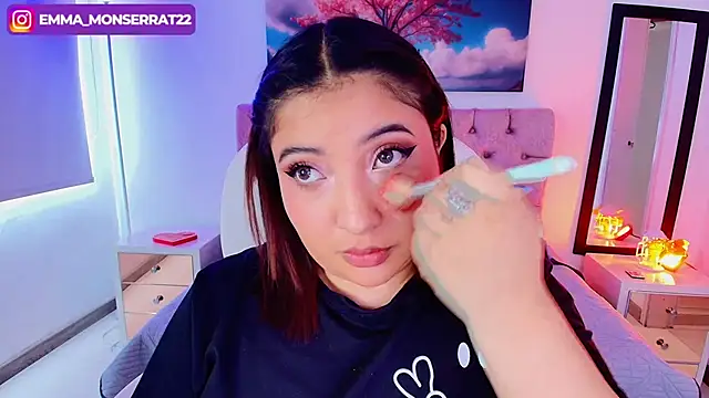 Emma monserrat online show from September 24, 2025, 7:39 pm