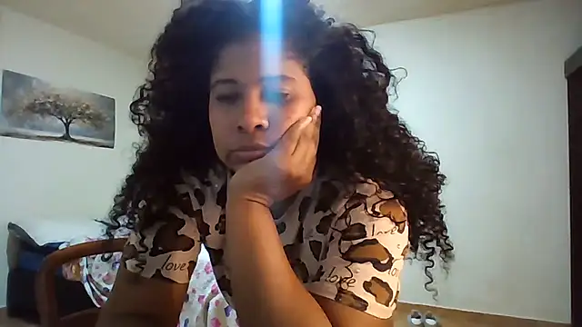 Snapshot of Ivon-09 chatting on June 24, 2026, 12:42 am Ivon-09 online show from June 24, 2026, 12:42 am