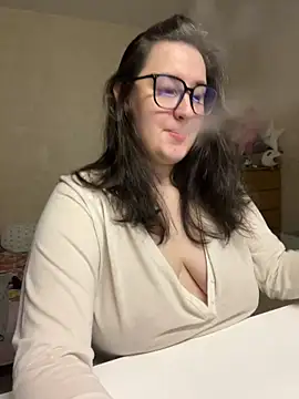 Snapshot of hungry1bunny chatting on December 3, 2024, 7:44 pm hungry1bunny online show from December 3, 2024, 7:44 pm