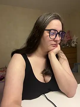 Snapshot of hungry1bunny chatting on January 23, 2025, 8:35 pm hungry1bunny online show from January 23, 2025, 8:35 pm