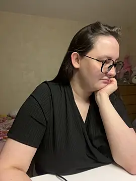Snapshot of hungry1bunny chatting on January 24, 2025, 11:23 pm hungry1bunny online show from January 24, 2025, 11:23 pm