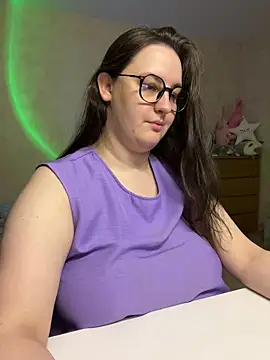 Snapshot of hungry1bunny chatting on February 23, 2025, 5:29 pm hungry1bunny online show from February 23, 2025, 5:29 pm
