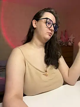Snapshot of hungry1bunny chatting on March 3, 2025, 4:35 pm hungry1bunny online show from March 3, 2025, 4:35 pm
