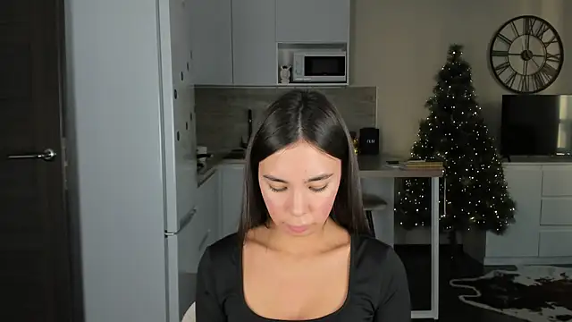 nilliluv online show from December 14, 2025, 9:36 am