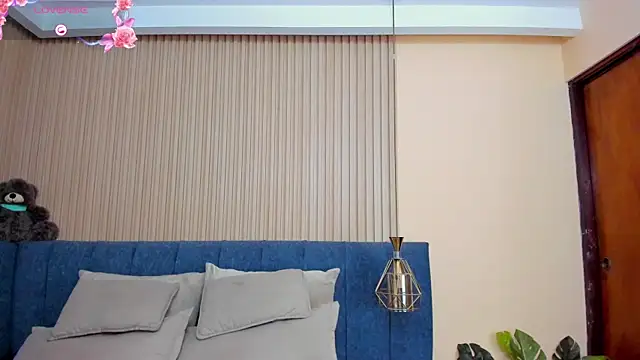 kathecute   online show from December 21, 2025, 1:35 am