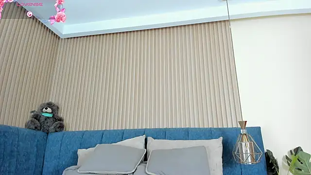 kathecute   online show from April 9, 2026, 1:38 am