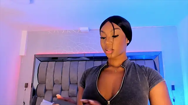 ChaynnaCooper online show from February 19, 2025, 12:00 pm