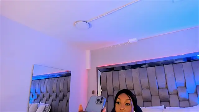 ChaynnaCooper online show from February 20, 2025, 3:19 pm