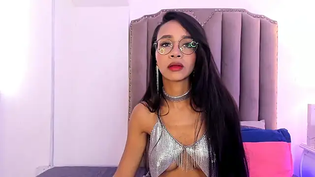SamanthaFerrer   online show from January 24, 2025, 7:49 pm