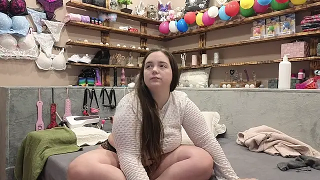 Kimberly-Caprice online show from February 6, 2025, 5:14 am
