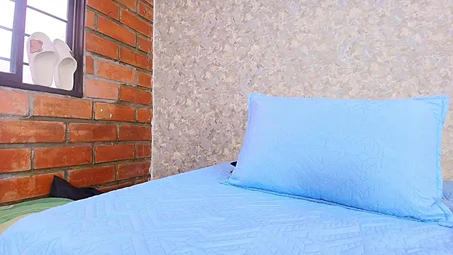 nicol f online show from October 29, 2025, 7:15 pm