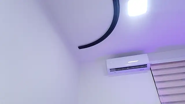 nicol f online show from March 6, 2026, 3:14 am