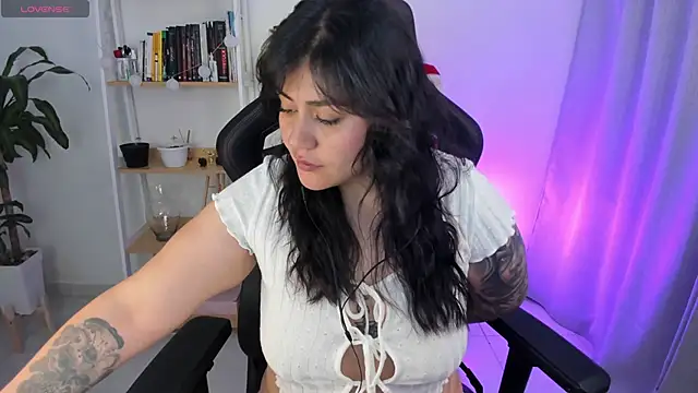 GretaX-X online show from November 18, 2025, 10:31 am