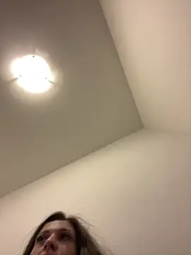 Snapshot of vienncica chatting on December 2, 2024, 3:47 pm vienncica online show from December 2, 2024, 3:47 pm