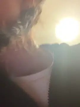 Snapshot of vienncica chatting on March 1, 2025, 5:27 pm vienncica online show from March 1, 2025, 5:27 pm