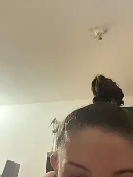 Snapshot of vienncica chatting on September 29, 2025, 11:26 am vienncica online show from September 29, 2025, 11:26 am