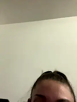 Snapshot of vienncica chatting on October 13, 2025, 9:26 pm vienncica online show from October 13, 2025, 9:26 pm