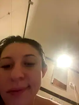 Snapshot of vienncica chatting on October 20, 2025, 1:55 pm vienncica online show from October 20, 2025, 1:55 pm