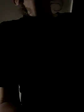 Snapshot of vienncica chatting on October 28, 2025, 8:55 pm vienncica online show from October 28, 2025, 8:55 pm