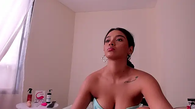 evely coelloo online show from December 3, 2024, 9:34 pm