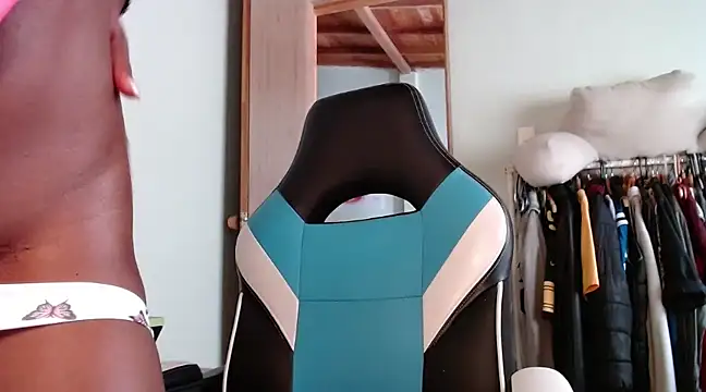 Snapshot of Kalua_Brown chatting on March 3, 2025, 6:44 pm Kalua Brown online show from March 3, 2025, 6:44 pm