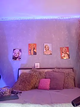 nahiarapalmer19 online show from December 28, 2024, 11:37 pm