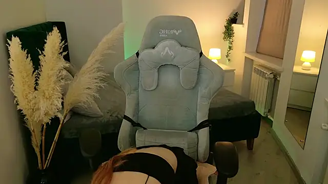 Love Call online show from September 28, 2025, 5:13 am