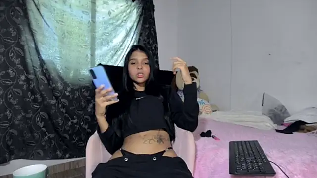 Snapshot of Michi_sexy chatting on April 14, 2026, 3:07 pm Michi sexy online show from April 14, 2026, 3:07 pm