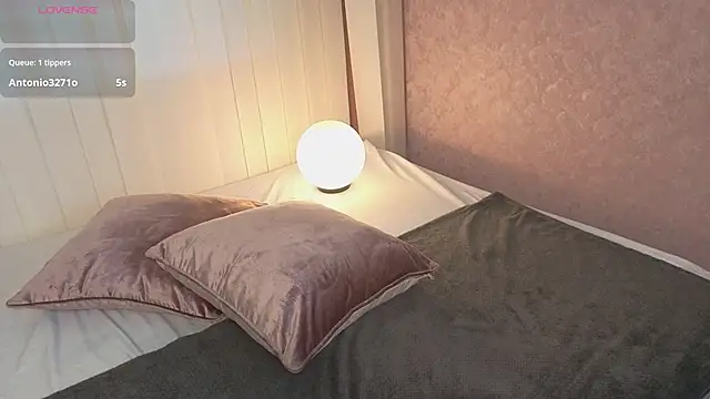 missy taylor  online show from September 25, 2025, 8:01 pm